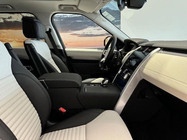 Gebraucht Land Rover Discovery 5 HSE Dynamic 351 PS (258 kW) 2025 Santorini black SUV