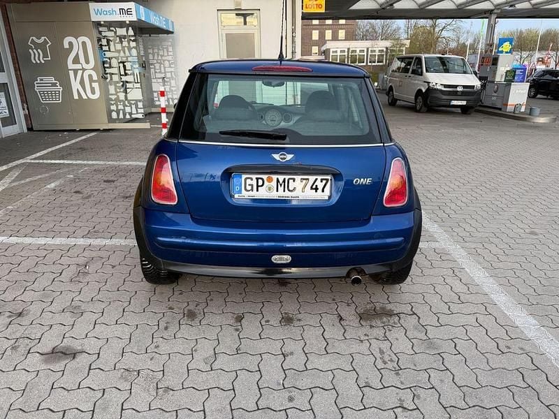 Gebraucht Mini ONE 90 PS (66 kW) 2002 Blau Kleinwagen