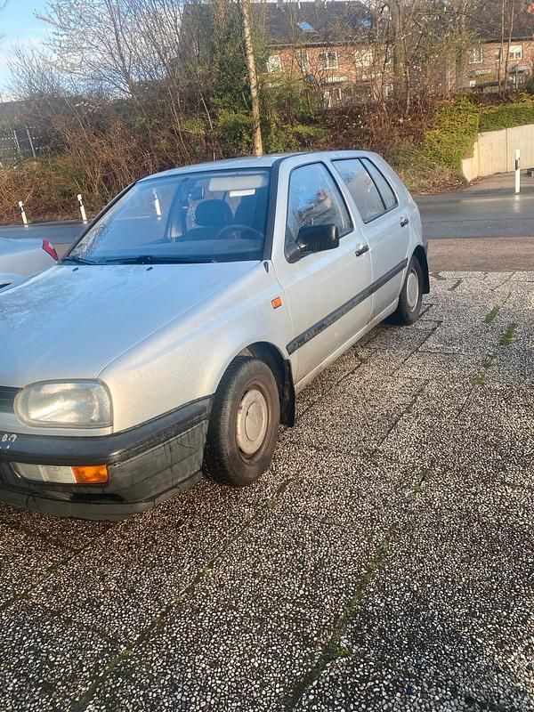 Gebraucht VW Golf III 75 PS (55 kW) 1994 Silber Kleinwagen