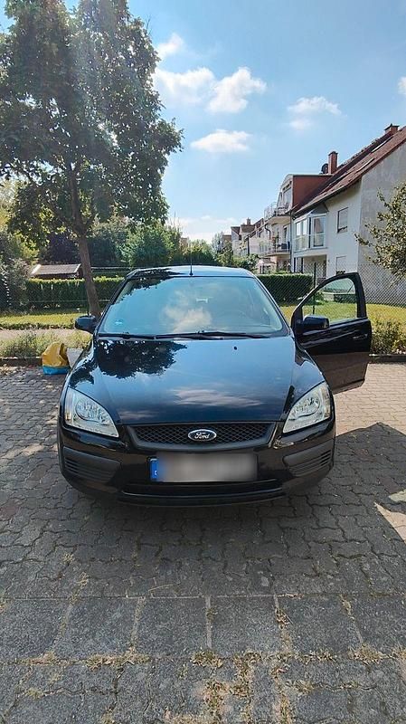 Schwarz Gebraucht 2007 Ford Focus Style Kombi | 1.100 € (Superpreis) - Bild 1/4