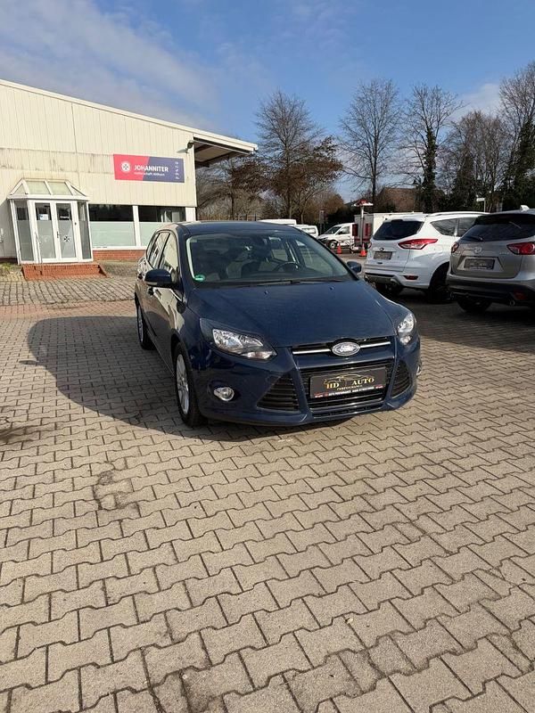 Gebraucht Ford Focus Titanium 101 PS (74 kW) 2014 Blau Limousine