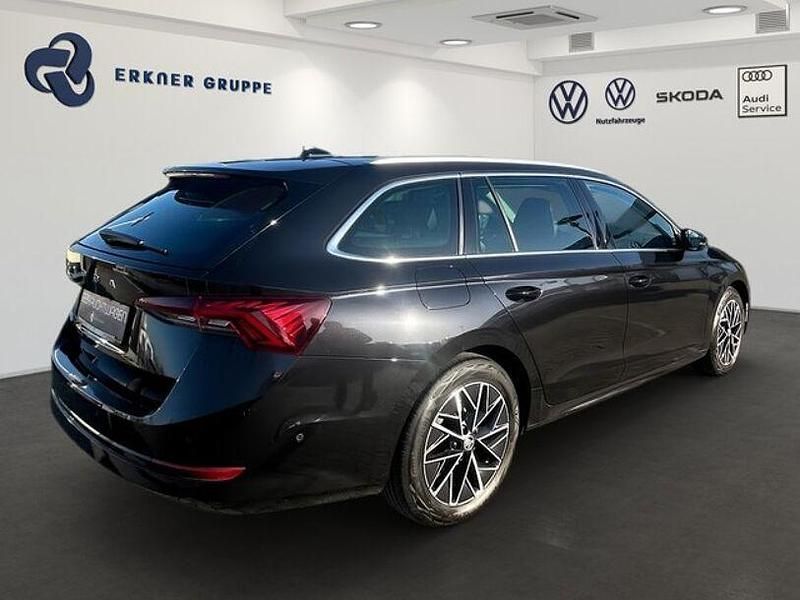 Gebraucht Skoda Octavia Style 150 PS (110 kW) 2022 Schwarzmagic perleffekt Kombi