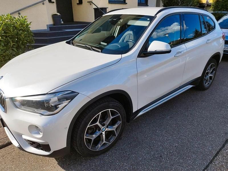 Weiß Gebraucht 2017 BMW X1 xLine SUV | 19.500 € (Fairer Preis) - Bild 1/4