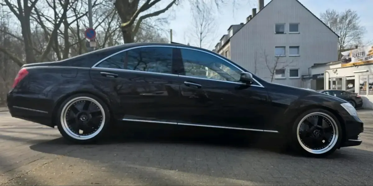 Gebraucht Mercedes S500 387 PS (284 kW) 2007 Schwarz Limousine