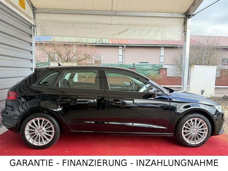 Gebraucht Audi A3 Attraction 105 PS (77 kW) 2013 Schwarz Limousine