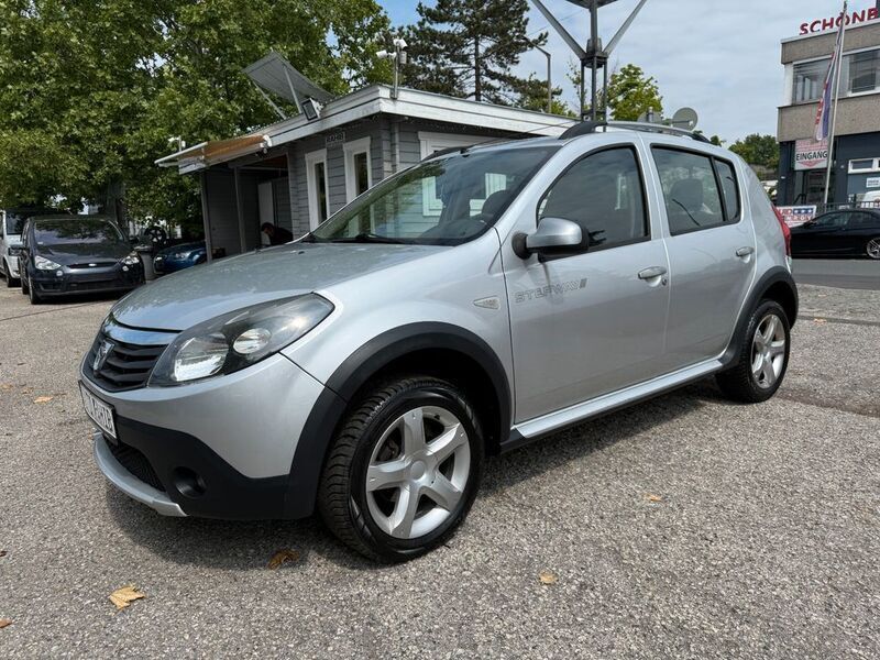 Grau Gebraucht 2012 Dacia Sandero Stepway Kleinwagen | 3.450 € (Fairer Preis) - Bild 1/4