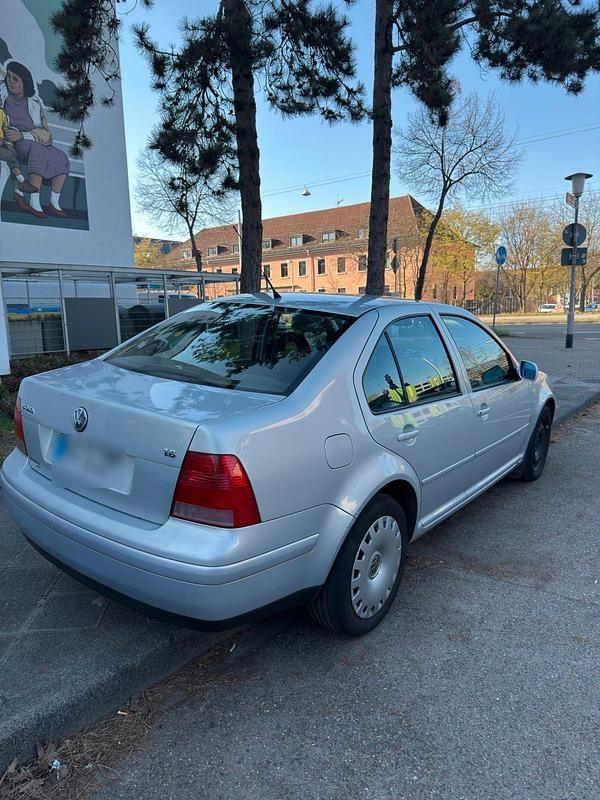 Usata VW Bora 103 CV (75 kW) 1999 Grigio Berlina