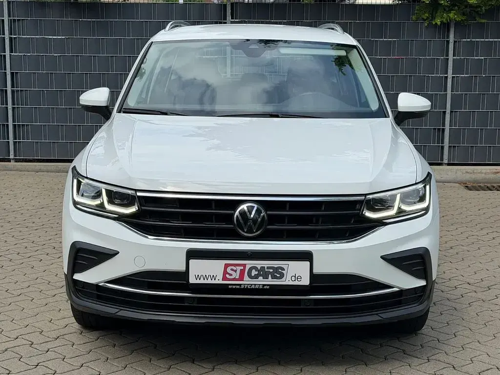 Gebraucht VW Tiguan Active 122 PS (89 kW) 2022 Weiß SUV