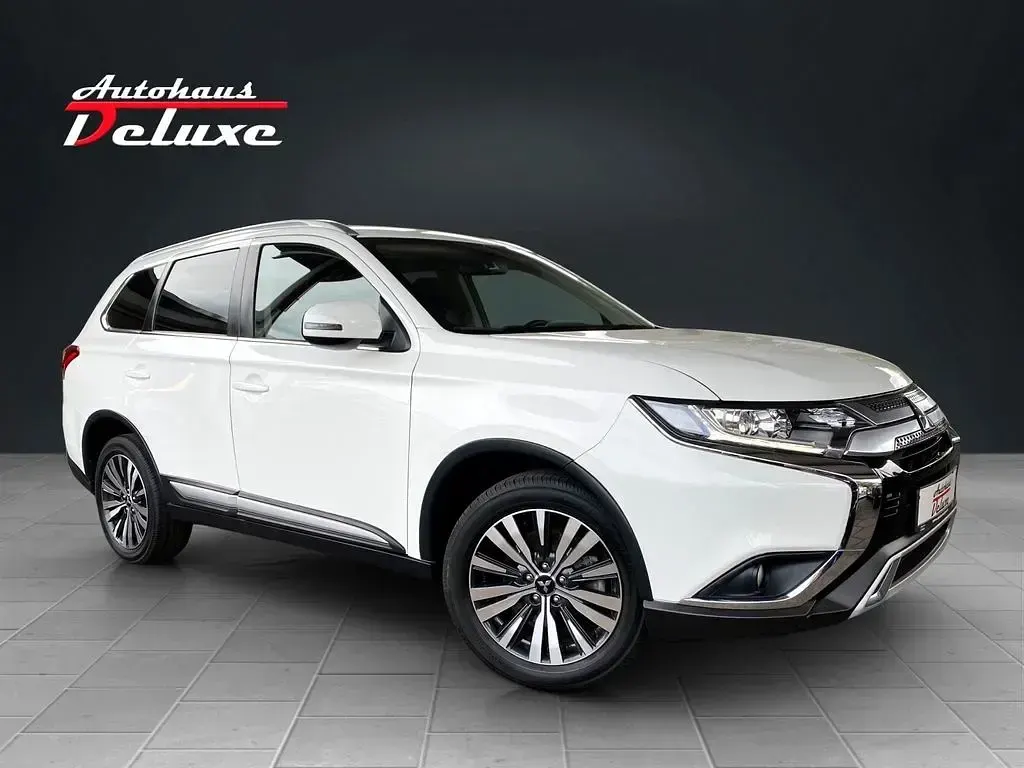 Gebraucht Mitsubishi Outlander Diamant Edition 150 PS (110 kW) 2018 Perlmuttweiß SUV