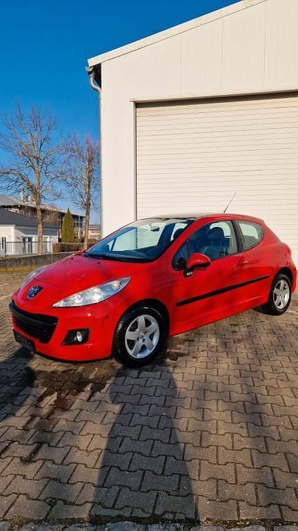 Rot Gebraucht 2011 Peugeot 207 Urban Move Limousine | 2.999 € (Guter Preis) - Bild 1/4