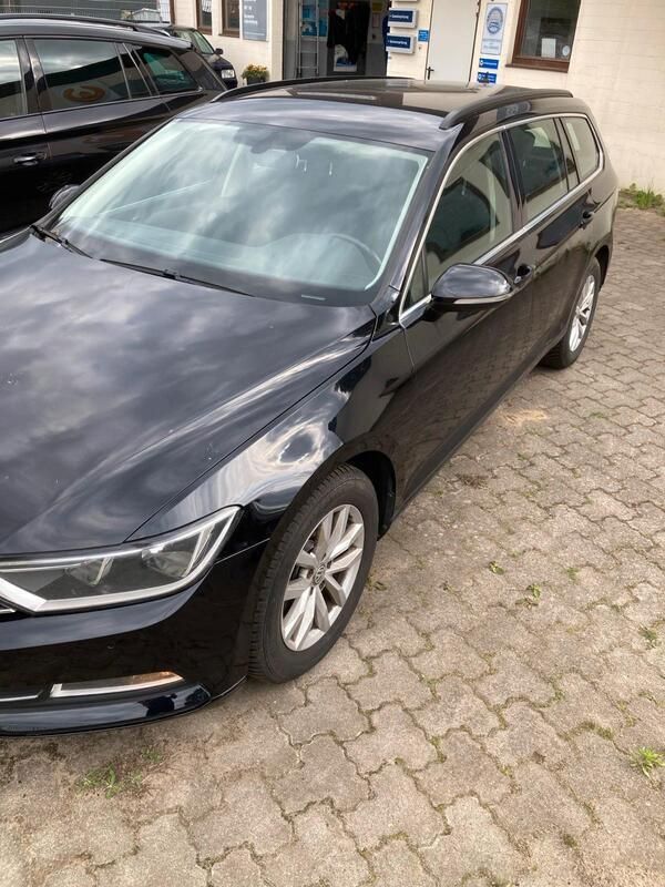 Schwarz Gebraucht 2015 VW Passat Kombi | 8.900 € (Teuer) - Bild 1/4