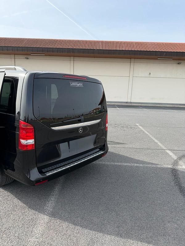 Gebraucht Mercedes V220 163 PS (119 kW) 2016 Schwarz Van / Kleinbus