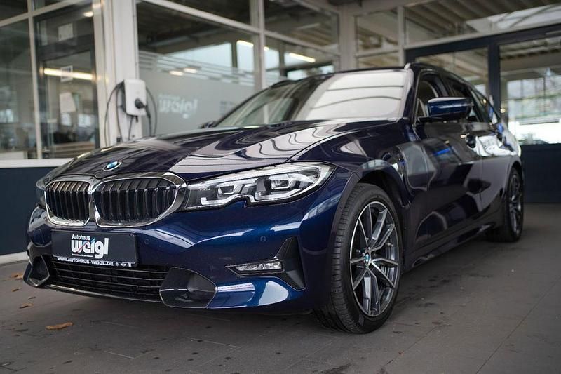 Gebraucht BMW 320 Sport Line 190 PS (139 kW) 2021 Blau Limousine