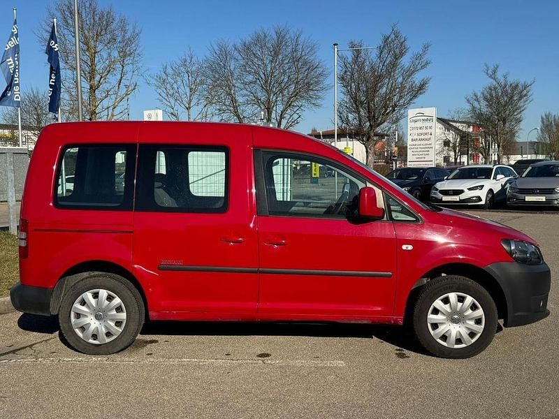Gebraucht VW Caddy Trendline 109 PS (80 kW) 2011 Rot Van / Kleinbus