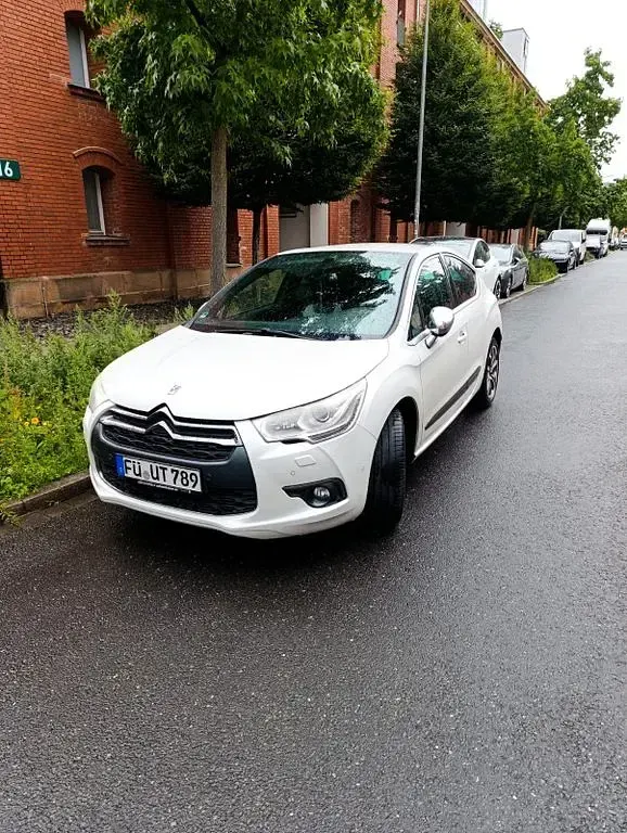 Gebraucht Citroën DS4 Sport Chic 200 PS (147 kW) 2011 Weiß Kleinwagen