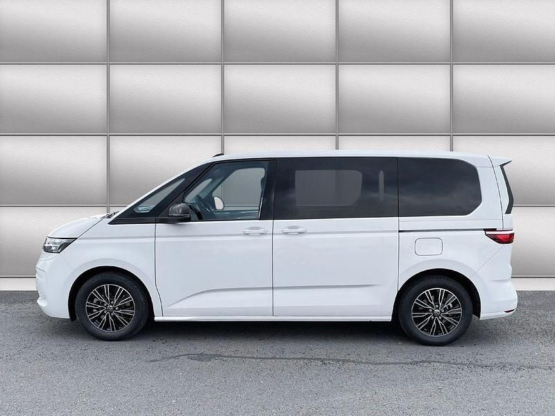 Gebraucht VW Multivan Basis 150 PS (110 kW) 2024 Candyweiß Van