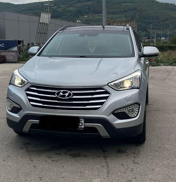 Silber Gebraucht 2015 Hyundai Grand Santa Fe Premium SUV | 17.000 € (Guter Preis) - Bild 1/4