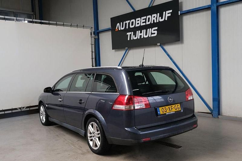 Gebraucht Opel Vectra Executive 140 PS (102 kW) 2007 Grau Kombi