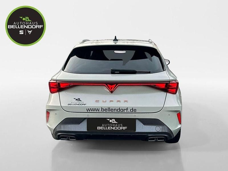 Second-hand Cupra Leon 150 CP (110 kW) 2026 Gri Break