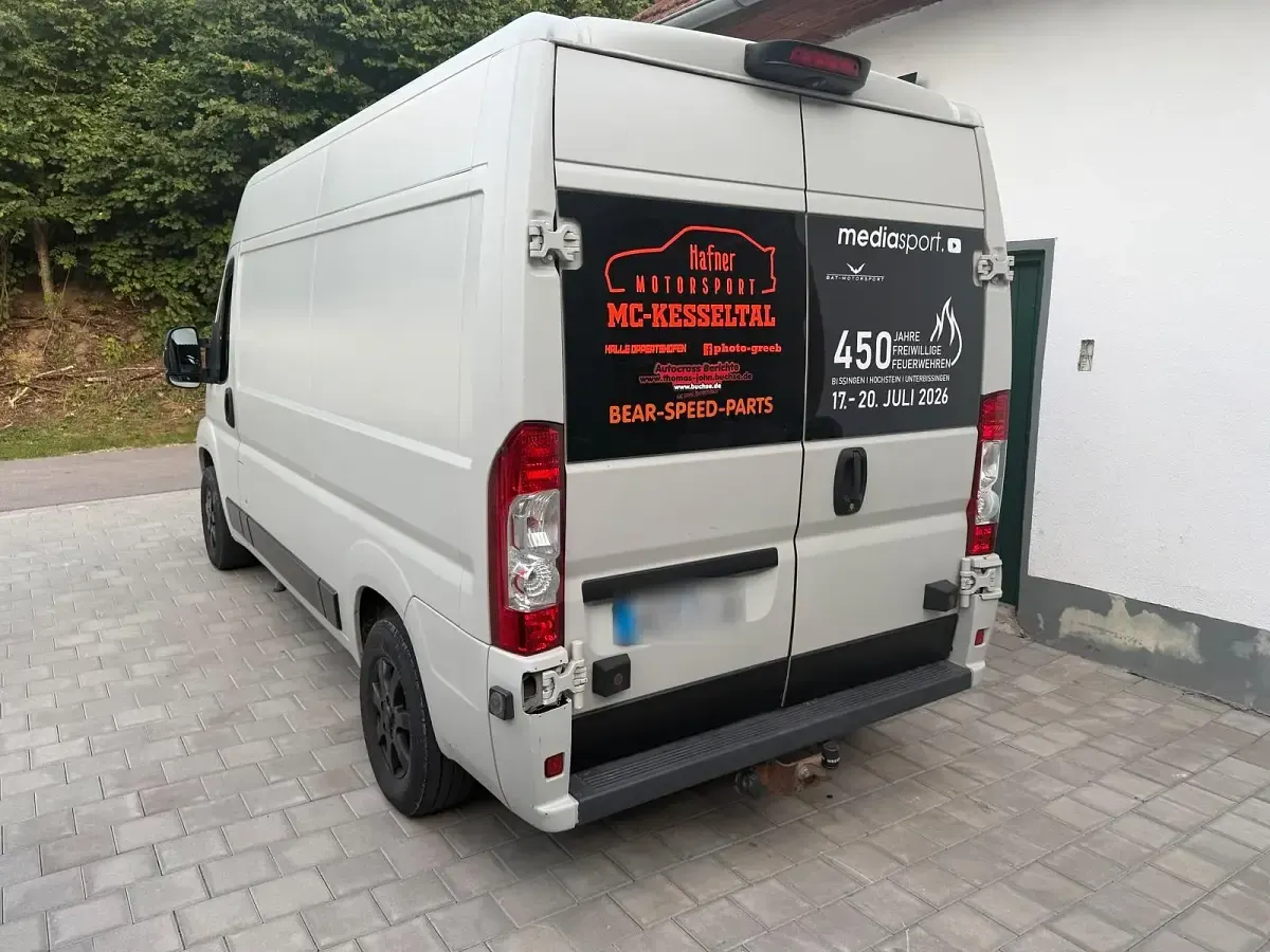 Gebraucht Peugeot Boxer 157 PS (115 kW) 2010 Grau Van