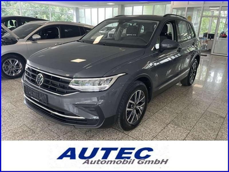 Grau, metallic Gebraucht 2022 VW Tiguan Life SUV | 31.890 € (Guter Preis) - Bild 1/4