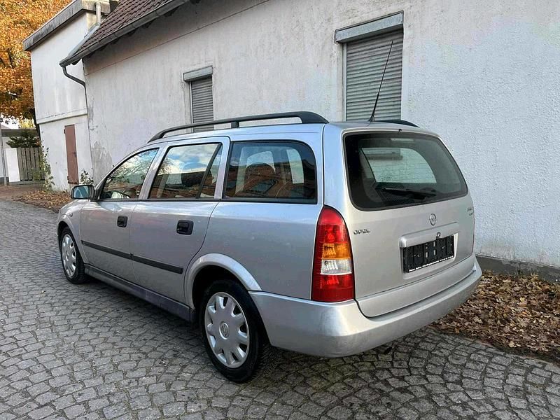 Silber Gebraucht 2002 Opel Astra Kombi | 2.200 € (Etwas zu teuer) - Bild 1/4