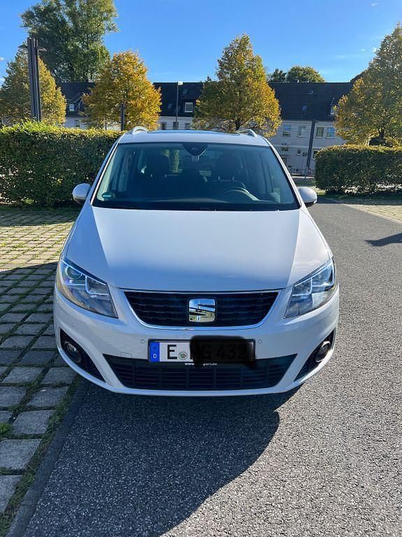 Weiß Gebraucht 2019 Seat Alhambra Style Van / Kleinbus | 26.500 € (Fairer Preis) - Bild 1/4