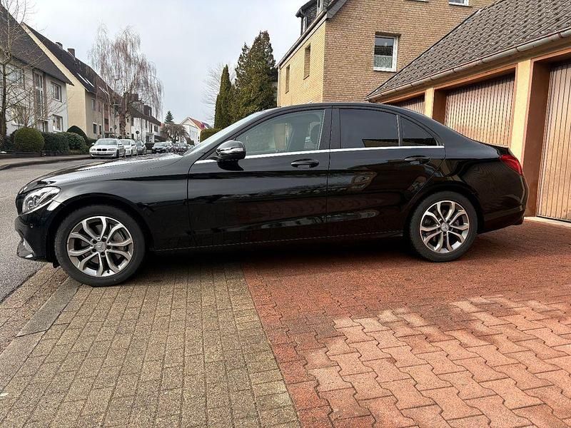 Gebraucht Mercedes C250 204 PS (150 kW) 2016 Schwarz Limousine