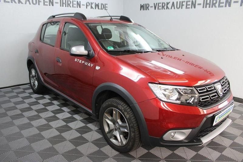Rot Gebraucht 2019 Dacia Sandero Prestige Kleinwagen | 9.500 € (Guter Preis) - Bild 1/4