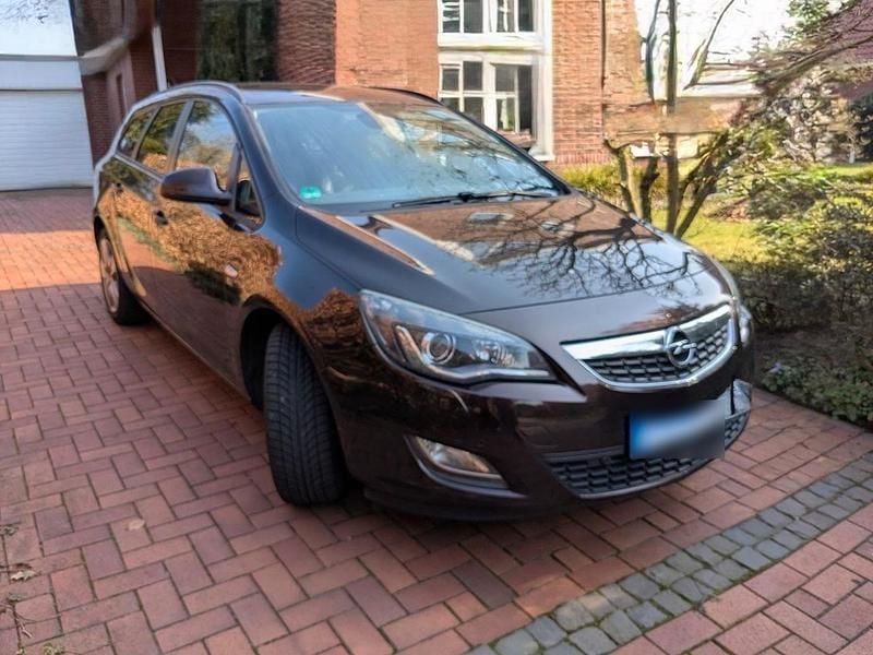 Gebraucht Opel Astra 140 PS (102 kW) 2012 Kombi