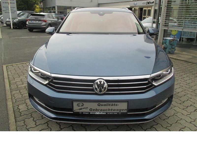 Gebraucht VW Passat Highline 179 PS (131 kW) 2017 Blau Kombi