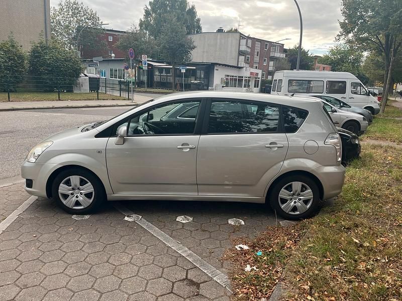Gebraucht Toyota Corolla Verso 136 PS (100 kW) 2008 Silber Van / Kleinbus