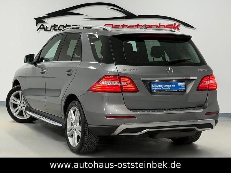 Gebraucht Mercedes ML250 204 PS (150 kW) 2013 Silber SUV