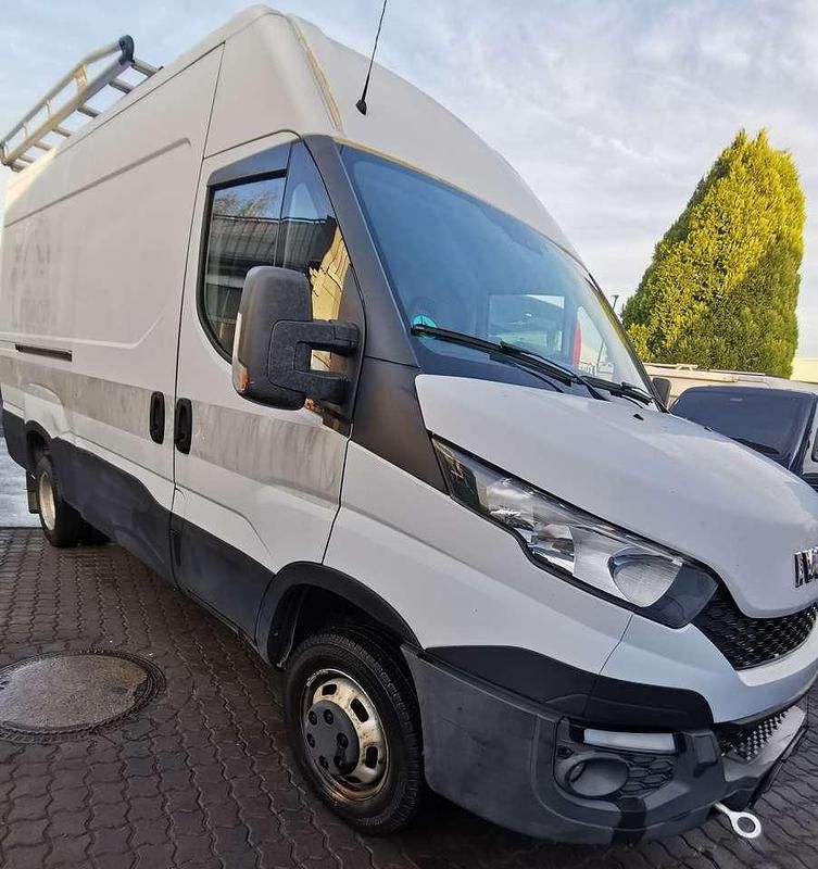 Gebraucht Iveco Daily 136 PS (100 kW) 2015 Weiß Van