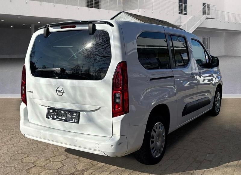 Gebraucht Opel Combo Life Elegance 131 PS (96 kW) 2022 Weiß Van / Kleinbus