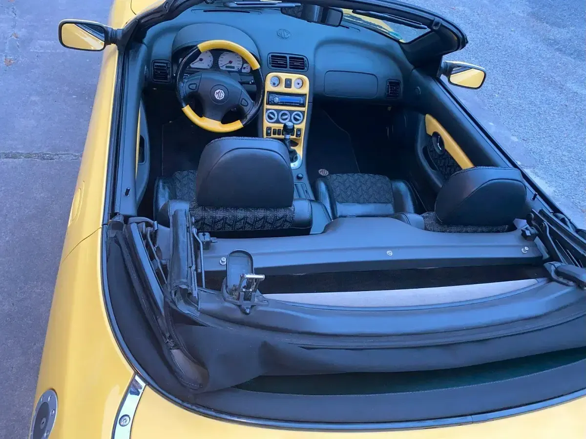 Gebraucht MG F Trophy 160 PS (117 kW) 2001 Gelb Cabrio