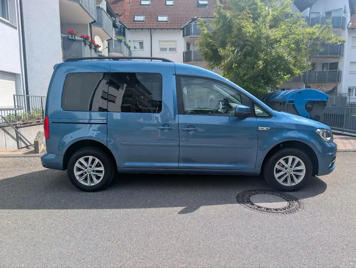 Gebraucht VW Caddy 102 PS (75 kW) 2016 Blau Van / Kleinbus