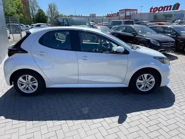 Gebraucht Mazda 2 92 PS (67 kW) 2023 Weiß Kleinwagen