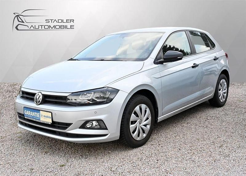 Silber Gebraucht 2018 VW Polo Trendline Limousine | 10.890 € (Guter Preis) - Bild 1/4