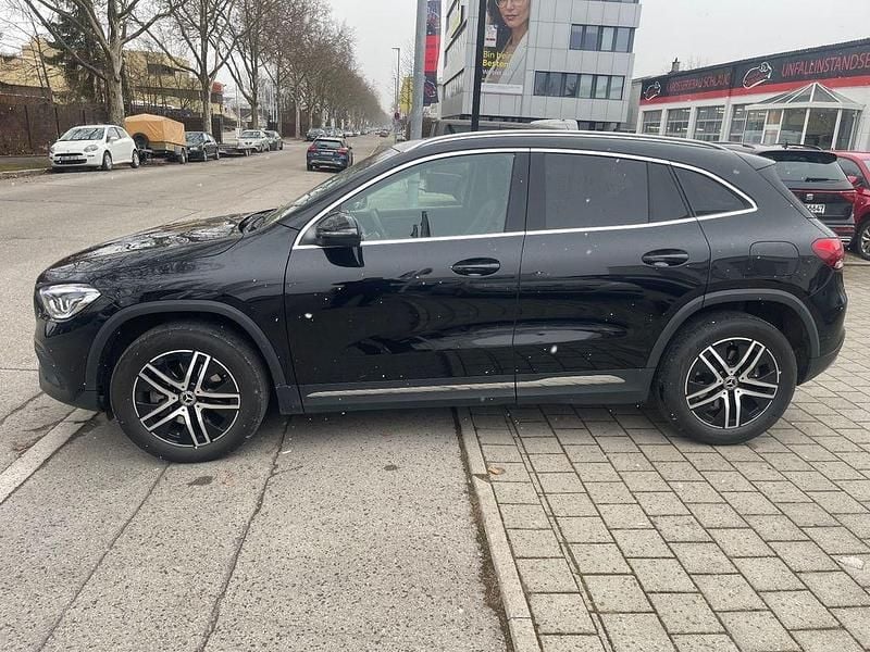 Gebraucht Mercedes GLA220 190 PS (139 kW) 2022 Schwarz SUV