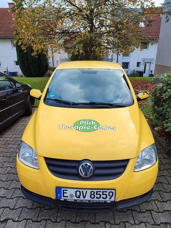 Gelb Gebraucht 2005 VW Fox Kleinwagen | 1.500 € (Fairer Preis) - Bild 1/4