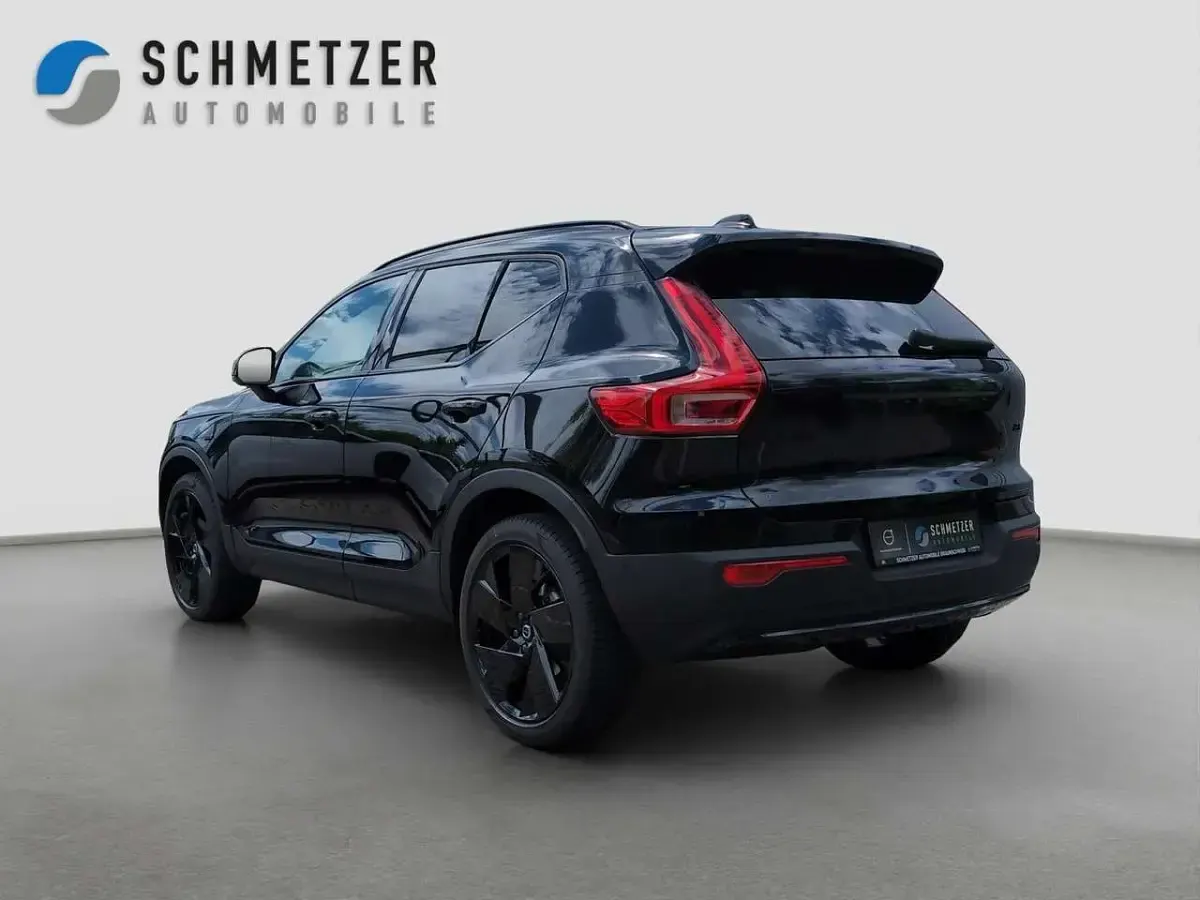 Gebraucht Volvo XC40 Plus 163 PS (119 kW) 2025 Onyx black SUV