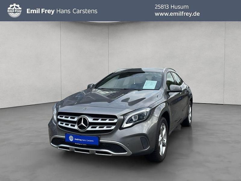 Grau Gebraucht 2017 Mercedes GLA250 Urban SUV | 20.980 € (Fairer Preis) - Bild 1/4
