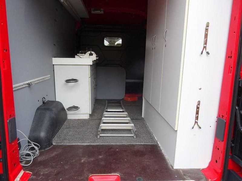 Gebraucht Ford Transit Trend 101 PS (74 kW) 2014 Rot Limousine