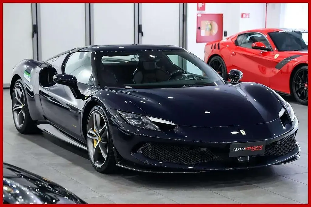 Gebraucht Ferrari 296 662 PS (486 kW) 2025 Blau Cabrio