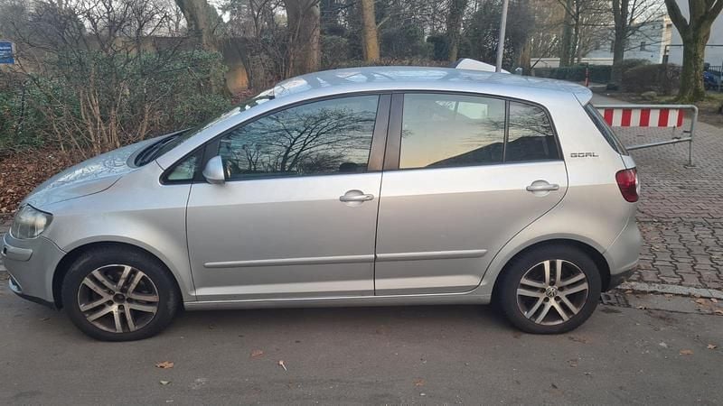 Grau Gebraucht 2006 VW Golf IV Kleinwagen | 1.800 € - Bild 1/4