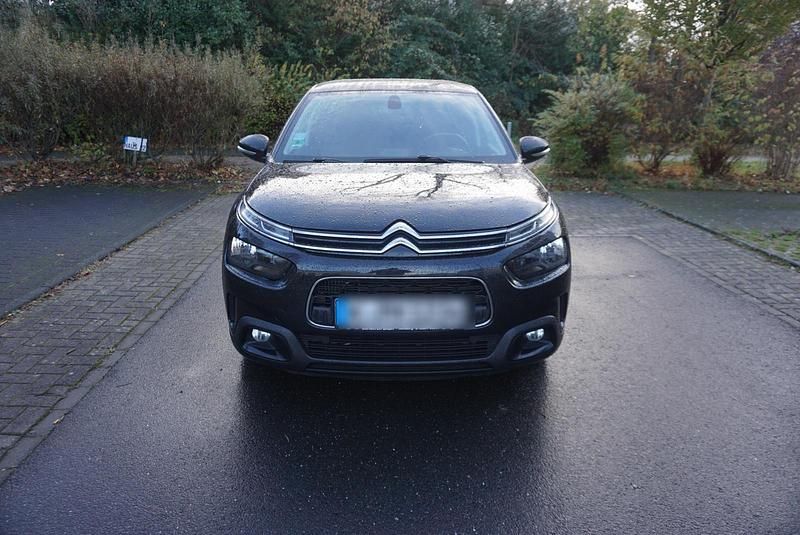Schwarz Gebraucht 2018 Citroën C4 Shine SUV | 10.800 € (Fairer Preis) - Bild 1/4