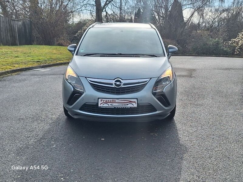 Silber Gebraucht 2013 Opel Zafira Tourer Van / Kleinbus | 7.499 € (Fairer Preis) - Bild 1/4