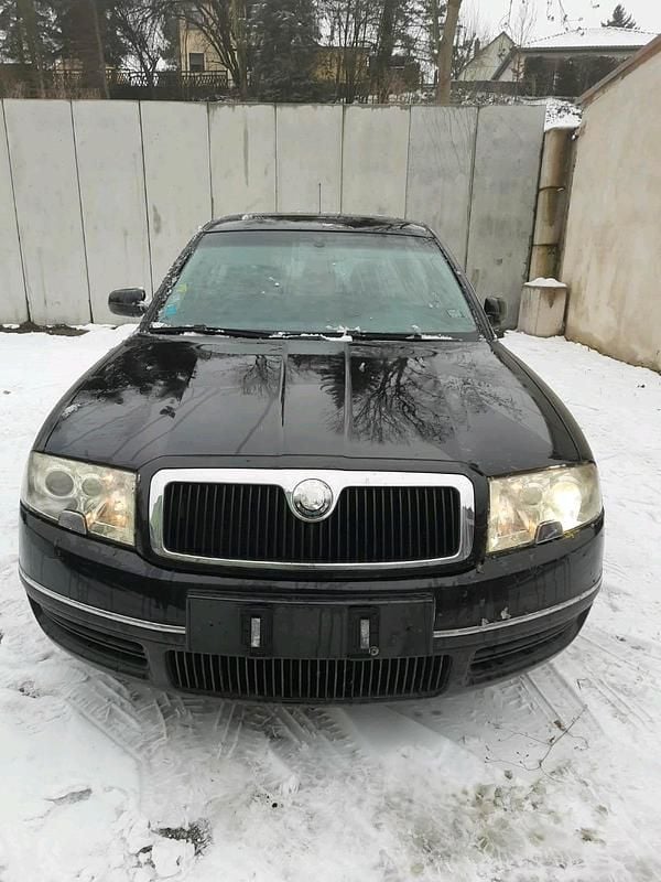 Schwarz Gebraucht 2003 Skoda Superb Limousine | 1.100 € (Guter Preis) - Bild 1/4