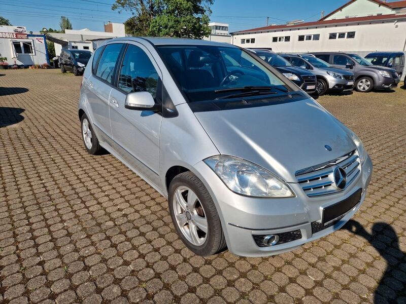 Silber Gebraucht 2008 Mercedes A180 Limousine | 2.499 € (Etwas zu teuer) - Bild 1/4